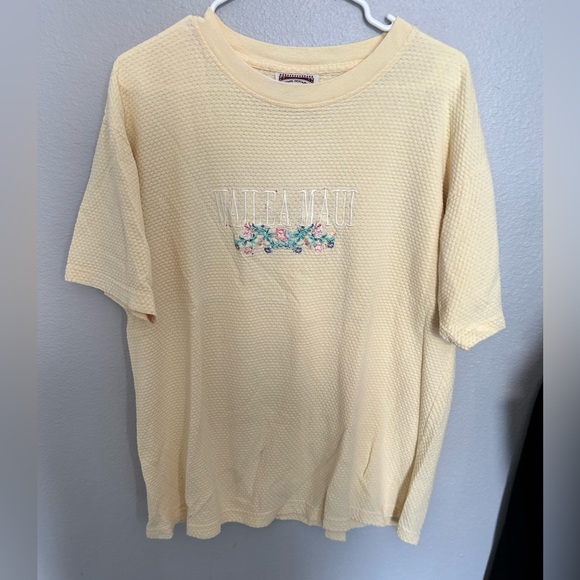 Vintage Embroidered Hawaii Yellow T-Shirt -- FINAL SALE PRICE - Picture 4 of 6